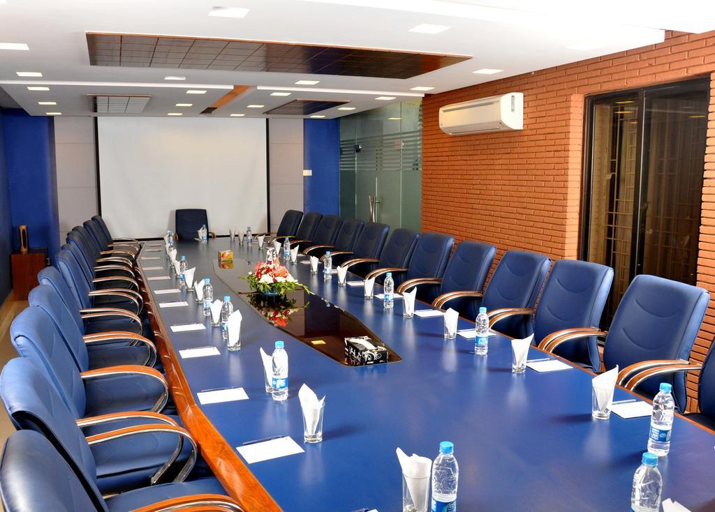 Royal Elegance Hotel Lahor Dış mekan fotoğraf